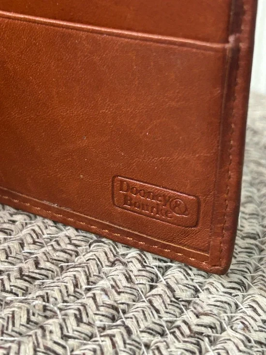 Dooney & Bourke Men’s Brown Leather Bifold Wallet ID Window Card Slots - Picture 4 of 7